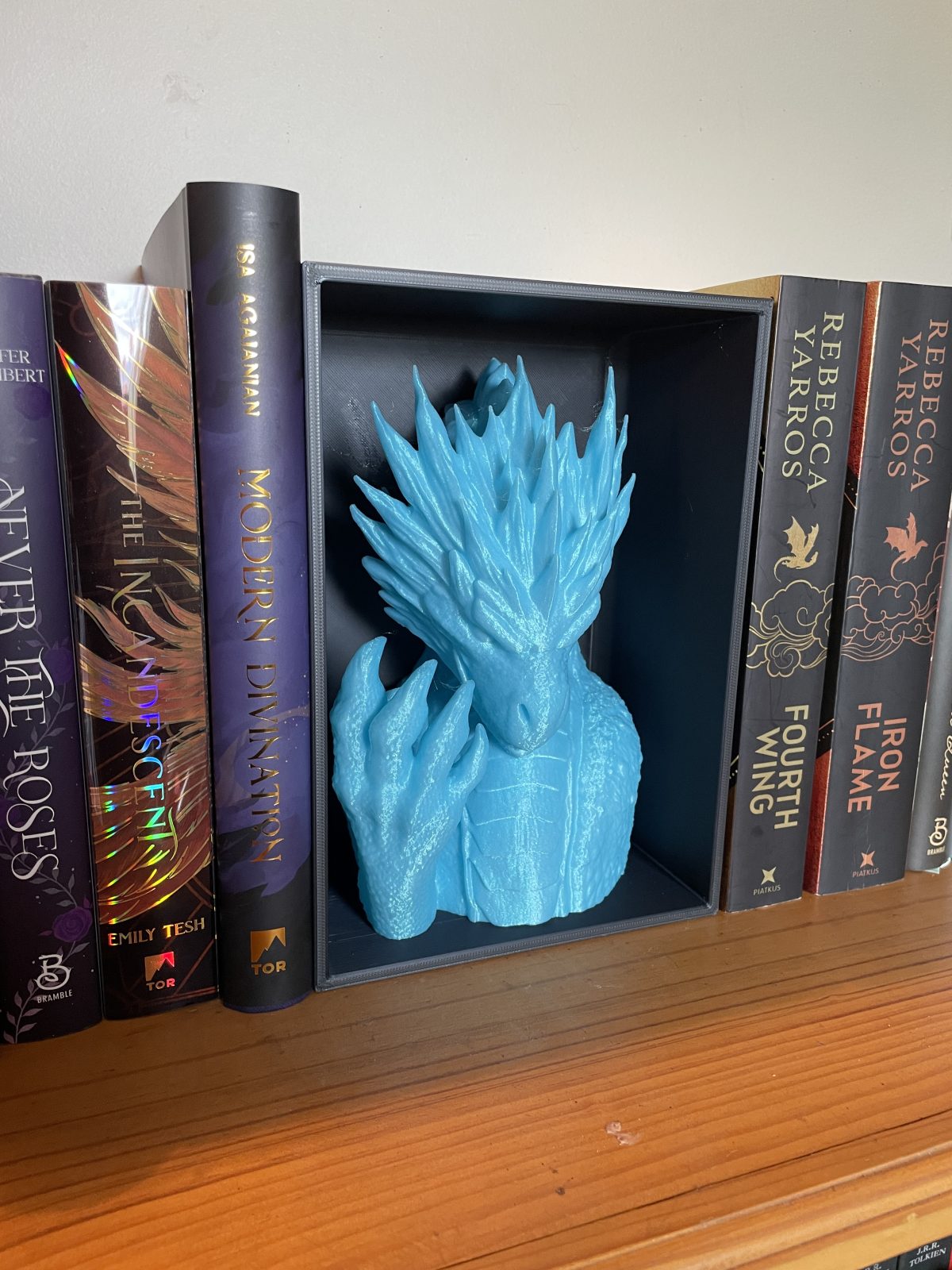 Frost Dragon Book Nook - Image 2
