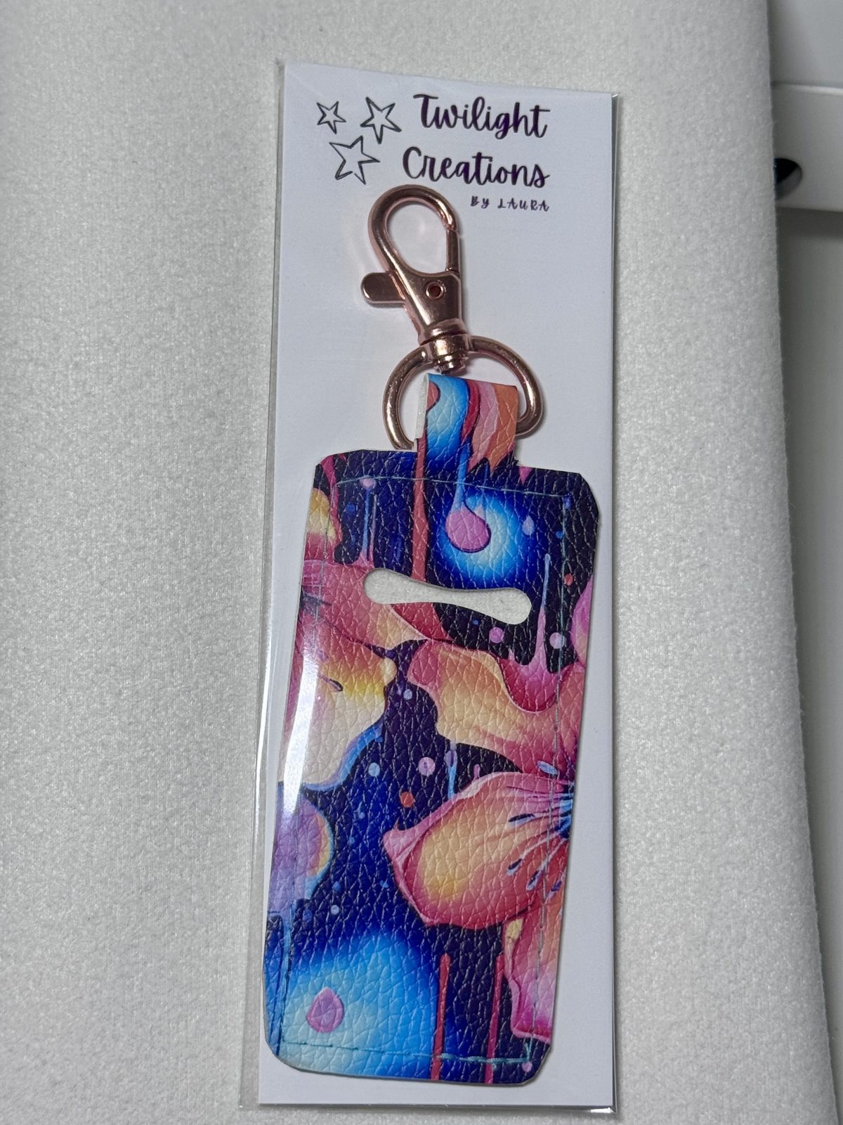 Blue/red floral lipgloss holder