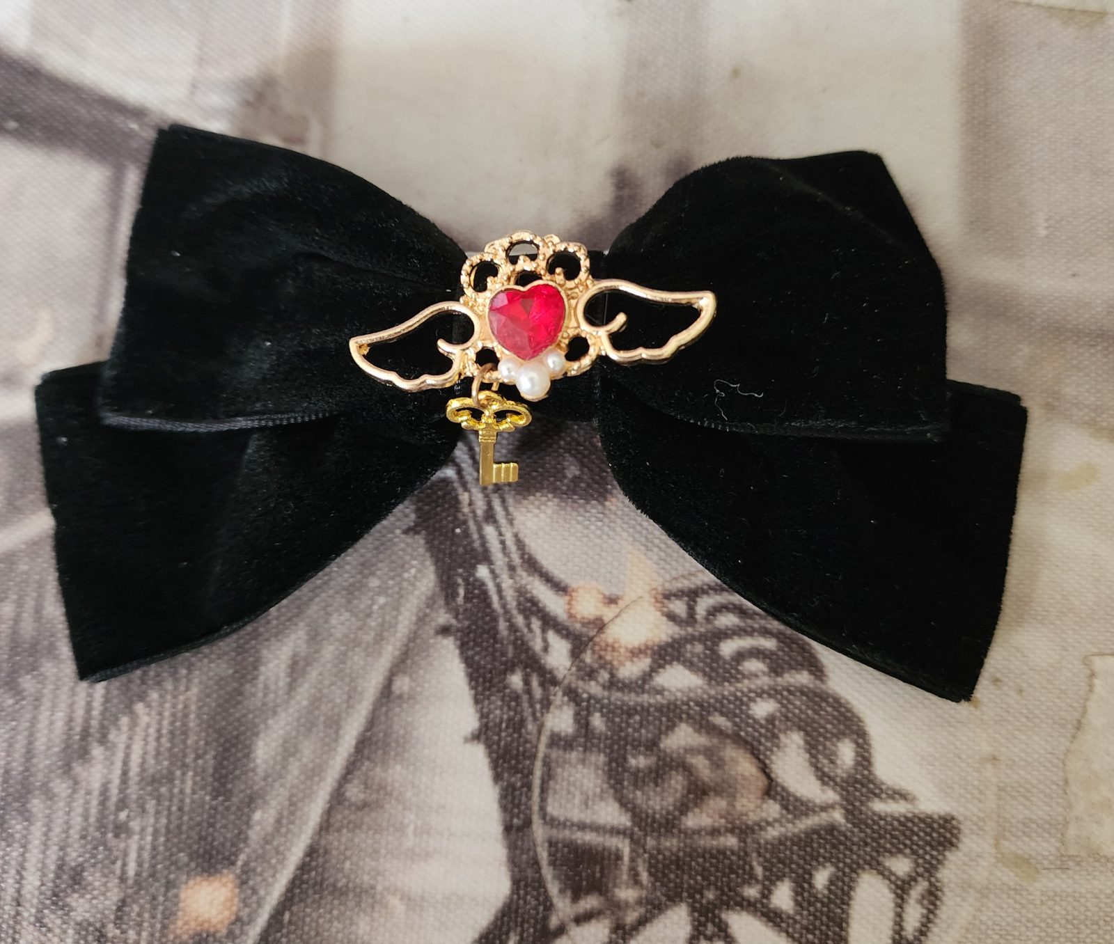 Gothic Small Bow Hair Clip Red w/ Key Charm - Image 5