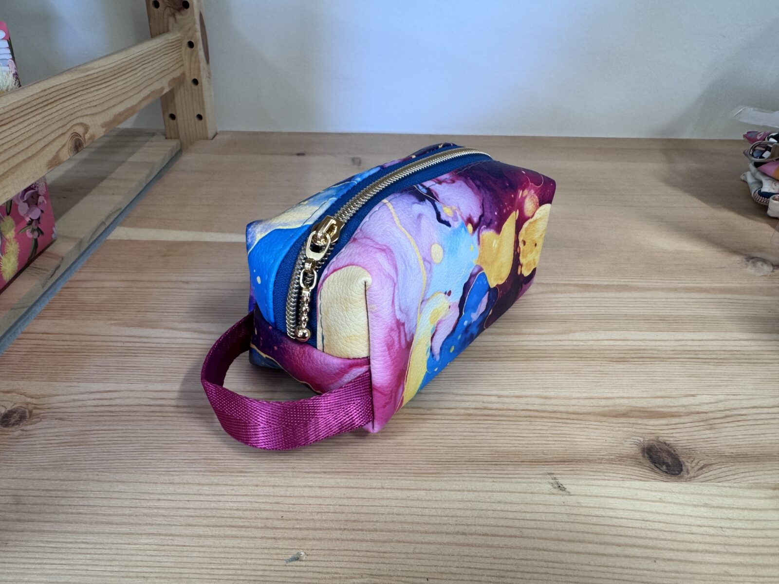 Swirly boxy zipper pouch