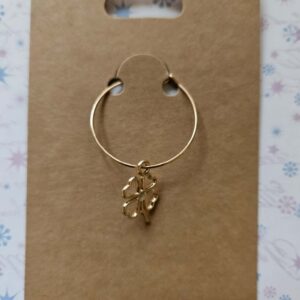 Wine glass charm approx 4cms 4 leaf clover gold