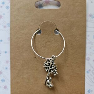 Wine glass charm approx 4cms family tree with person