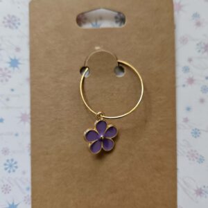 Wine glass charm approx 4cms flower purple