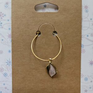 Wine glass charm approx 4cms leaf pink