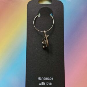 Wine glass charm approx 4cms music notes