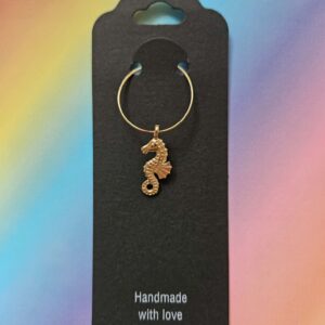 Wine glass charm approx 4cms seahorse gold