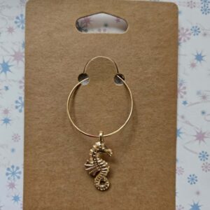 Wine glass charm approx 4cms seahorse gold1
