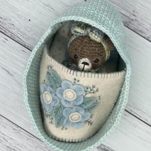 Minikins Deluxe Set - Bear in a Basket