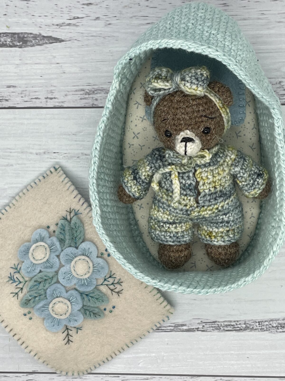 Minikins Deluxe Set - Bear in a Basket - Image 3